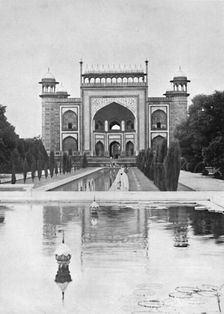 Agra. The Gateway of the Taj Mahal c1910. Creator: Unknown