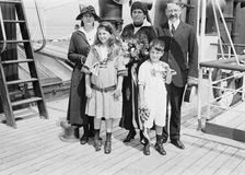 A.I. Elkus & family, between c1915 and c1920. Creator: Bain News Service