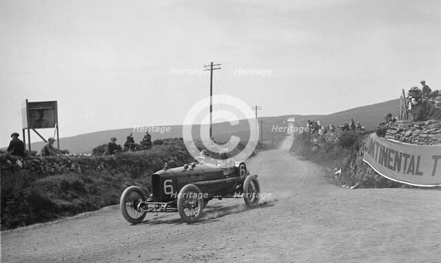 AJ Hancock's Vauxhall competing in the RAC Isle of Man TT race, 10 June 1914. Artist: Bill Brunell.