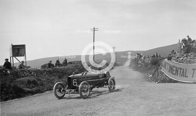 AJ Hancock's Vauxhall competing in the RAC Isle of Man TT race, 10 June 1914. Artist: Bill Brunell.