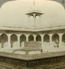 Akbar's tomb, Sikandara, Uttar Pradesh, India, c1900s(?).Artist: Underwood & Underwood