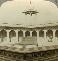 Akbar's tomb, Sikandara, Uttar Pradesh, India, c1900s(?).Artist: Underwood & Underwood