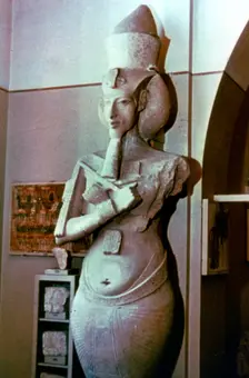 Akhenaten, 1375 BC