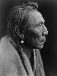 Aki-tanni ("Two Guns")-Sarsi, c1927. Creator: Edward Sheriff Curtis