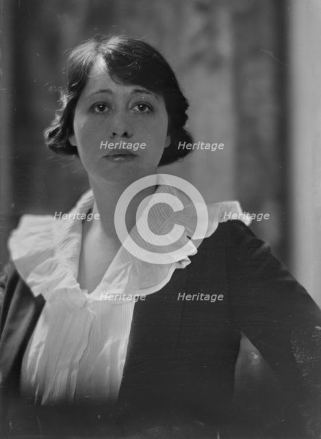 Akins, Zoe¨, Miss, portrait photograph, between 1914 and 1924. Creator: Arnold Genthe.