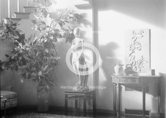 Alanson, Bertram, Mr., residence, between 1927 and 1942. Creator: Arnold Genthe.