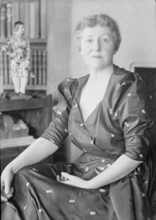 Alanson, Bertram, Mrs., portrait photograph, between 1927 and 1937. Creator: Arnold Genthe