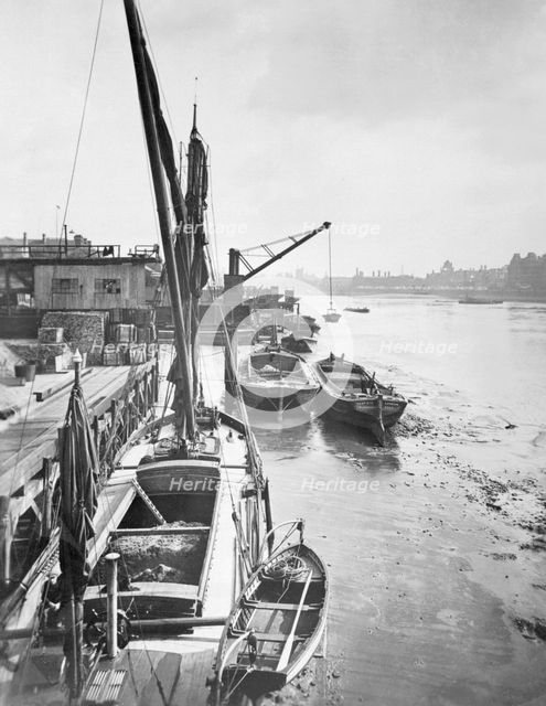 Albert Embankment towards Lambeth Palace from Vauxhall Bridge, London. Creator: George Davison Reid.