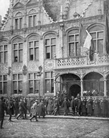 Albert I of Belgium and French President Poincare meet in Veurne, Belgium, 1 November 1914. Creator: Unknown