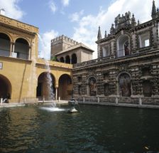 Alcázar of Seville, Palace of King Don Pedro, pond in the garden