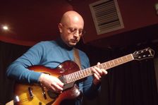 Alessio Menconi, Nigel Price Quartet, Verdict Jazz Club, Brighton, E. Sussex, 2022. Creator: Brian O'Connor