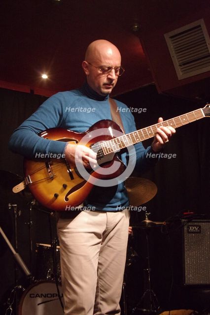 Alessio Menconi, Nigel Price Quartet, Verdict Jazz Club, Brighton, E. Sussex, 2022. Creator: Brian O'Connor.