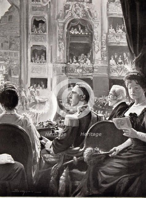Alfonso XIII  King of Spain. (1886-1941) on the theatre box  during the gala performance at the O…