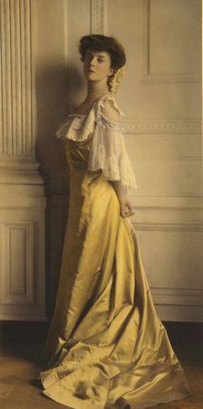 Alice Roosevelt Longworth, full-length portrait, standing, facing left, 1903. Creator: Frances Benjamin Johnston