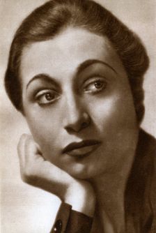 Aline MacMahon, American actress, 1933