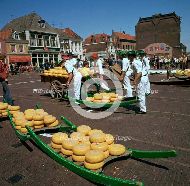 Alkmaar cheese market in Holland. Artist: Unknown