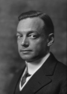 Allan, Mr., portrait photograph, 1914. Creator: Arnold Genthe