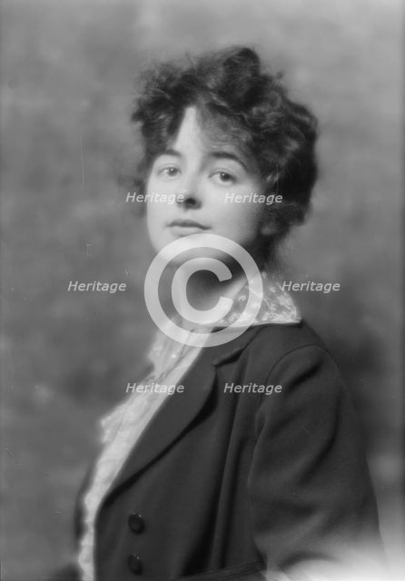 Allen, May, Miss, portrait photograph, 1915 Sept. 25. Creator: Arnold Genthe.