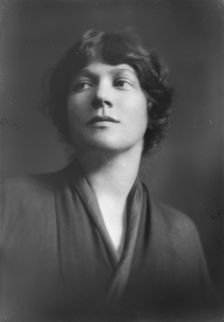 Allison, J.M., Mrs., portrait photograph, 1917 Oct. 25. Creator: Arnold Genthe