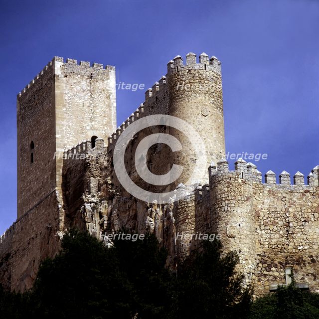 Almansa Castle, of Arab origin, it was built in the 15th century by the Marquis de Villena.