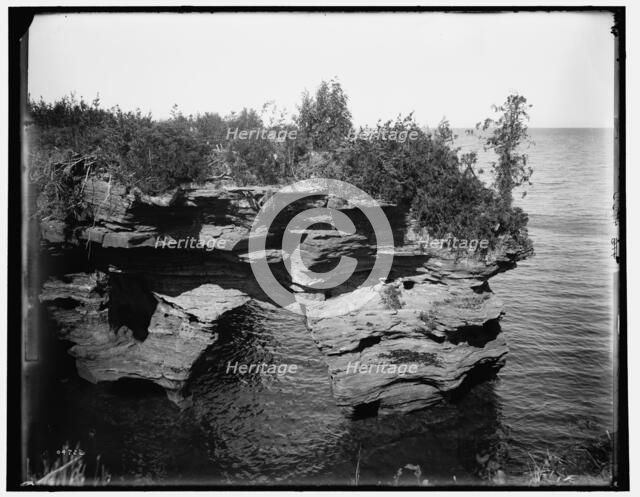 Apostle Islands, Devil's Island, Pope's Nose, between 1880 and 1899. Creator: Unknown.