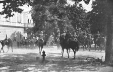 Apres la prise de Gorizia - La cavalerie italienne devant le Palais du Commandement 1916. Creator: Unknown