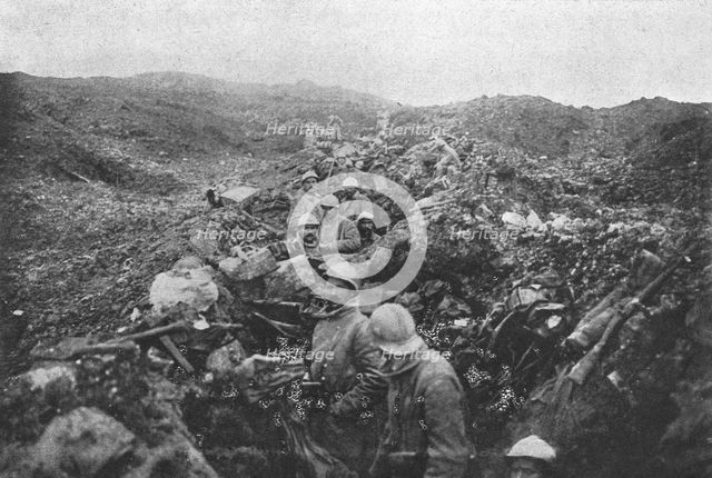 'Apres la reprise du Fort de Douaumont; Boyau allemand partant du fort et converti en..., 1916. Creator: Unknown.