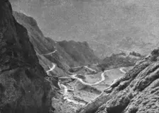 'Apres Trebizonde; La grande chaussee d'Erzeroum a Trebizonde, dans le Kop-Dagh 1916 (1924) Creator: Unknown
