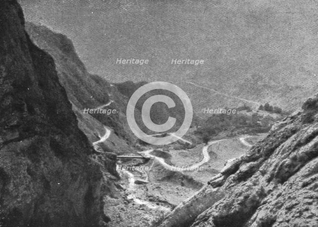 ''Apres Trebizonde; La grande chaussee d'Erzeroum a Trebizonde, dans le Kop-Dagh', 1916 (1924) Creator: Unknown.