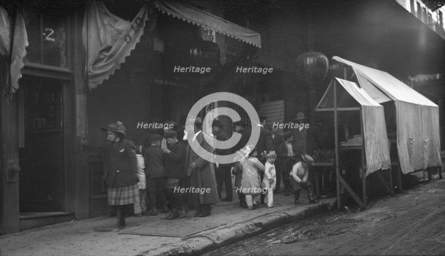 Apricot Spring Orchard drugstore, Chinatown, San Francisco, between 1896 and 1906. Creator: Arnold Genthe.