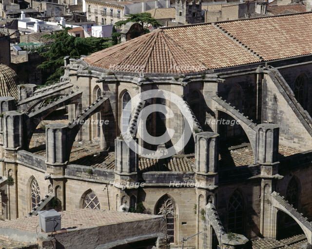 Apse of the Cathedral of Tortosa with buttresses and flying buttresses.