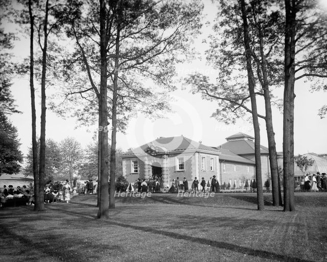 Aquarium, Belle Isle Park, Detroit, Mich., between 1900 and 1910. Creator: Unknown.