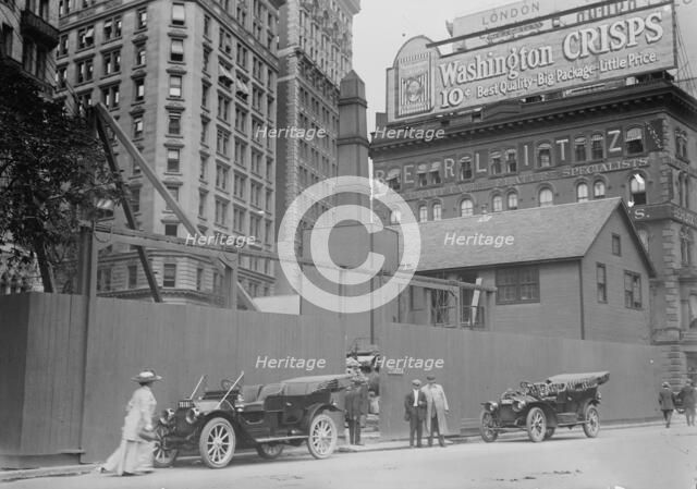 Aqueduct shaft, Broadway, between c1910 and c1915. Creator: Bain News Service.