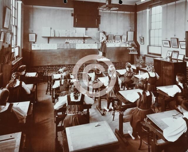 Art lesson, Fulham County Secondary School, London, 1908. Artist: Unknown.