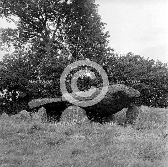 Arthur's Stone, Dorstone, Herefordshire, 1958. Artist: Miss M Wright