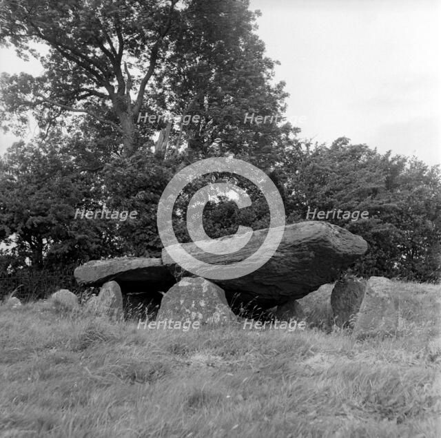 Arthur's Stone, Dorstone, Herefordshire, 1958. Artist: Miss M Wright