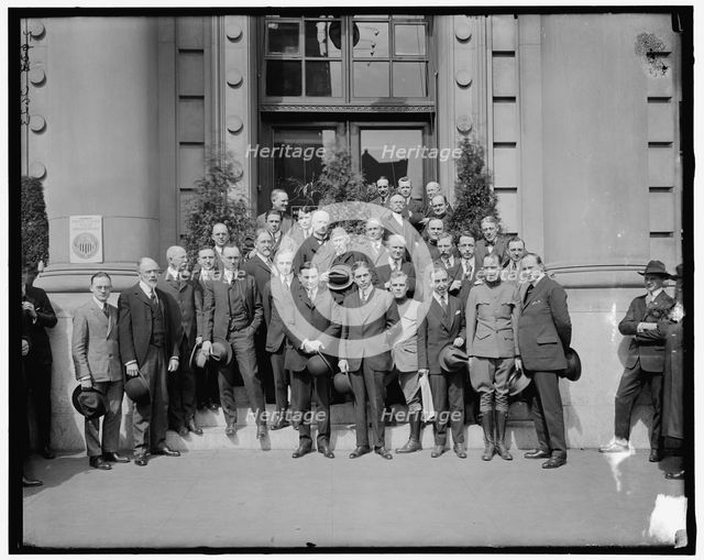 Artist's dinner, between 1910 and 1920. Creator: Harris & Ewing.