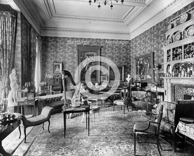 Arts and Crafts interior, Holmestead, North Mossley Hill Road, Liverpool, Merseyside, 1901 Artist: Henry Bedford Lemere.