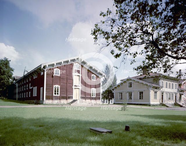 Arabia Notsjö glassworks, Finland, 1960s. Artist: Göran Algård