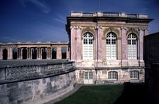 Architectural detail of a side of the Grand Trianon palace