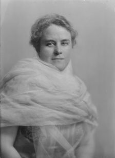 Ardrey, J. Howard, Mrs., portrait photograph, 1916 Apr. 20. Creator: Arnold Genthe