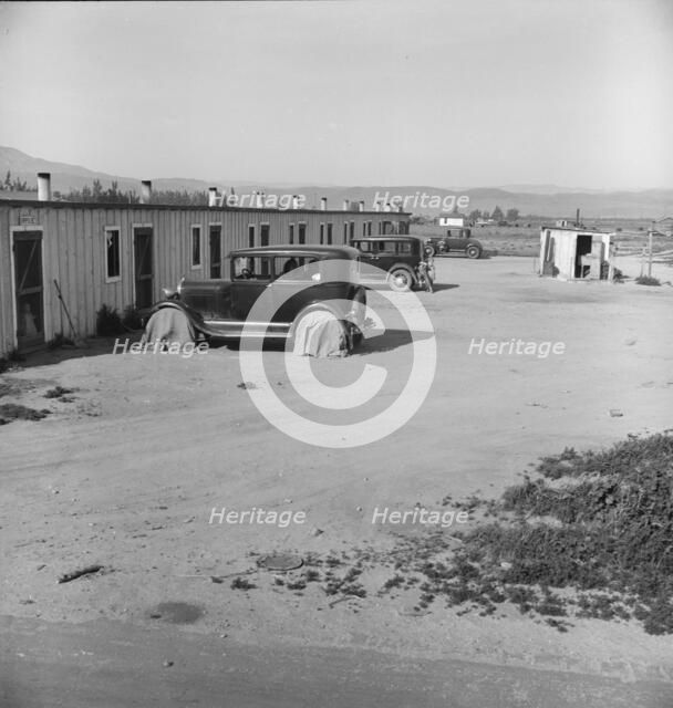 Arkansawyers auto camp, Greenfield, Salinas Valley, California, 1939. Creator: Dorothea Lange.