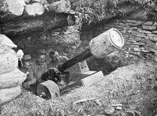 'Armement Nouveau; Le plus impressionnant des engins de tranchees 1915. Creator: Unknown