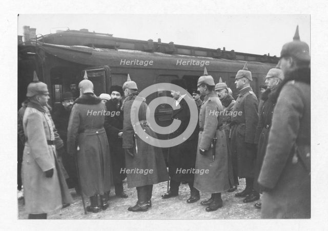 Arrival of the Russian delegation in Brest-Litovsk. In the centre Trotsky. Left: Kamenev and Joffe. 