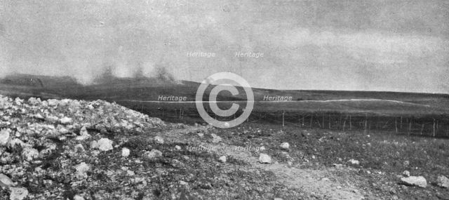 'Aspects du champ de bataille de Verdun; Au fond, a gauche, le Mort-Homme (cote 295) et le..., 1916. Creator: Unknown.