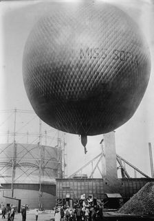 Assman's Balloon, between c1910 and c1915. Creator: Bain News Service