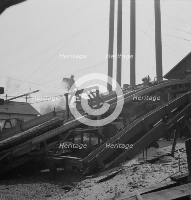 At Pelican Bay Lumber Company mill, showing..., near Klamath Falls, Klamath County, Oregon, 1939. Creator: Dorothea Lange.