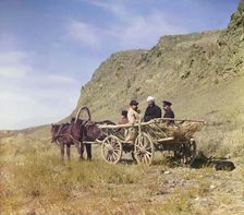 At work on the upper reaches of the Syr-Darya, Golodnaia Steppe, between 1905 and 1915. Creator: Sergey Mikhaylovich Prokudin-Gorsky