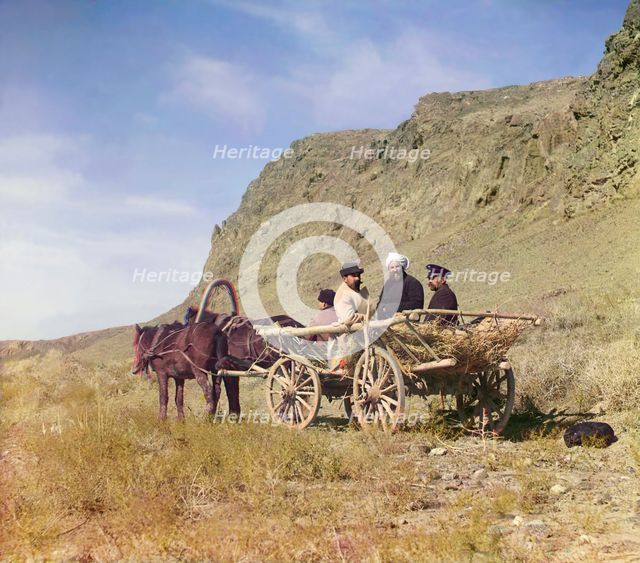 At work on the upper reaches of the Syr-Darya, Golodnaia Steppe, between 1905 and 1915. Creator: Sergey Mikhaylovich Prokudin-Gorsky.