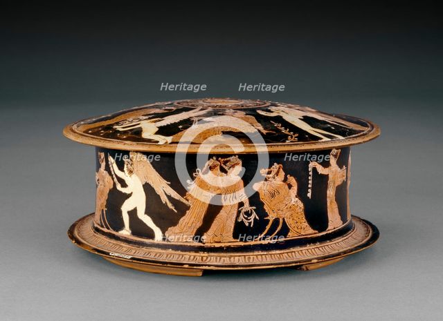 Attic/Arthenian red-figure pyxis, late 5th century BC. Artist: Meidias Painter.